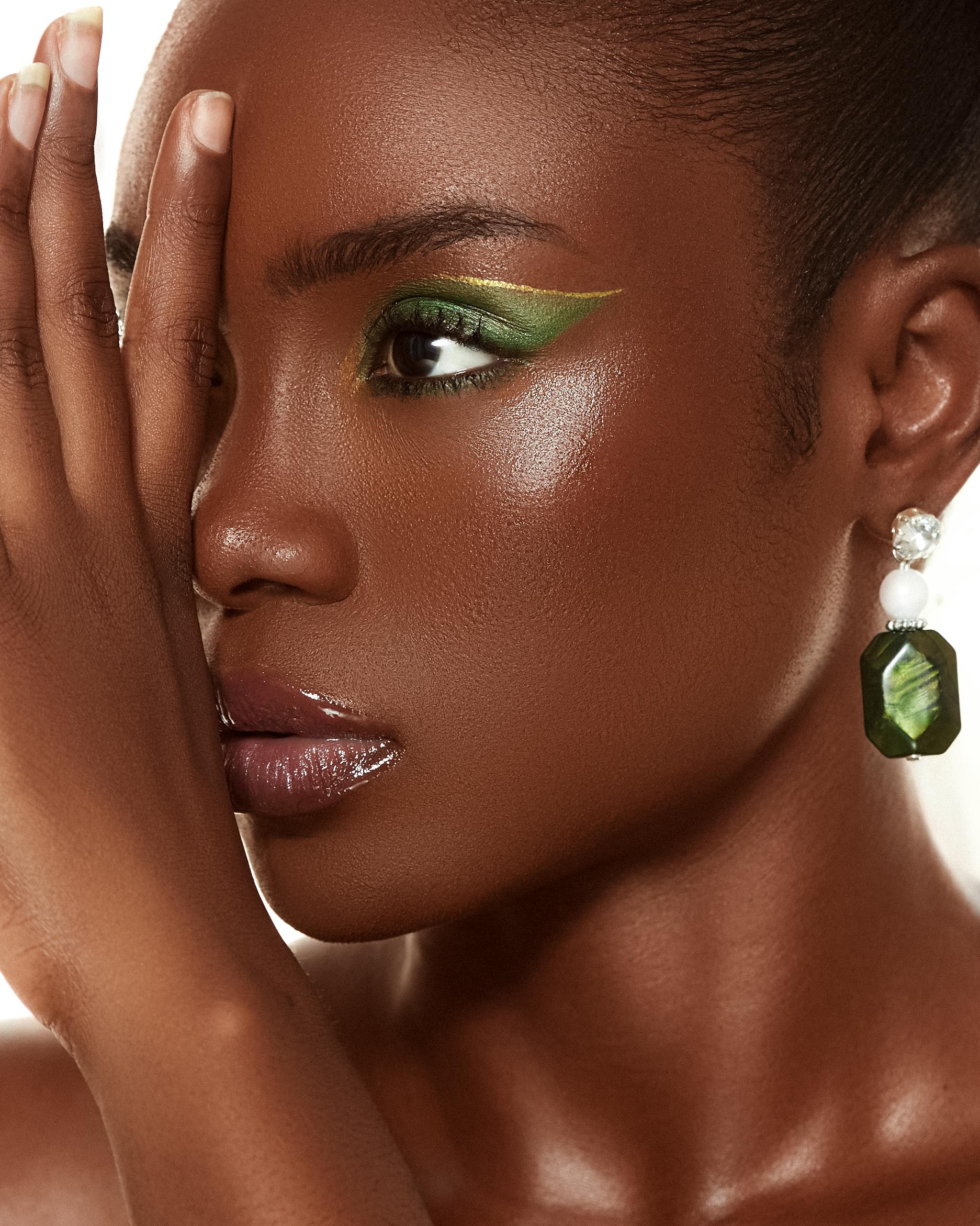 Makeup Tips for Oily Skin: A Guide for Black Women